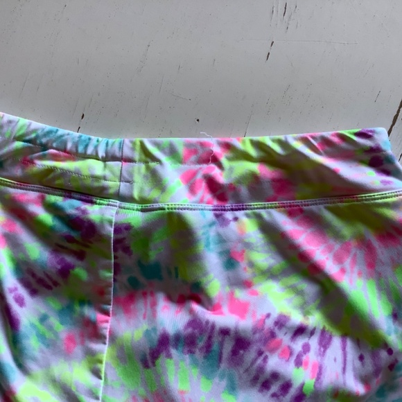 Bundle of 2 Girl’s Land’s End colorburst + tie dyed swimsuits swim wear XL 14 16 - Picture 4 of 11